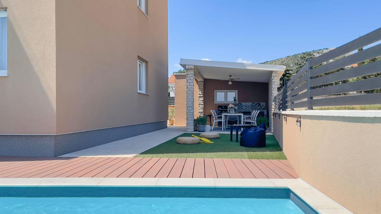 Apartments King And Queen Povile Exterior photo